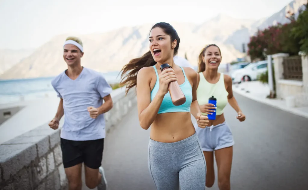 Persona corriendo al amanecer – ejercicio para acelerar el metabolismo - Manga gástrica endoscopica